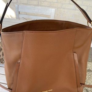 NWT, Michael Kors EVIE large hobo